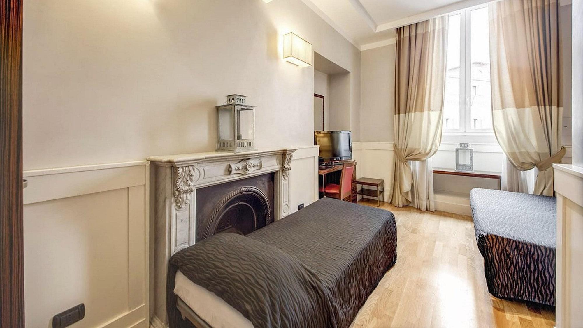 939 Hotel 3*