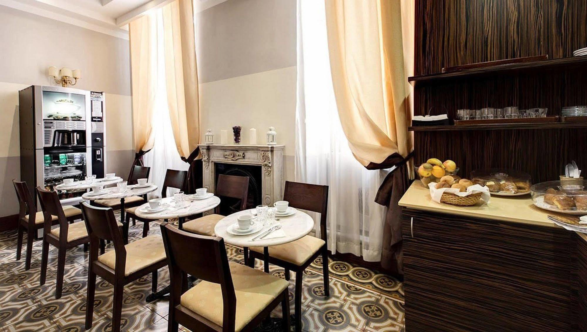 Hotel 939 3*