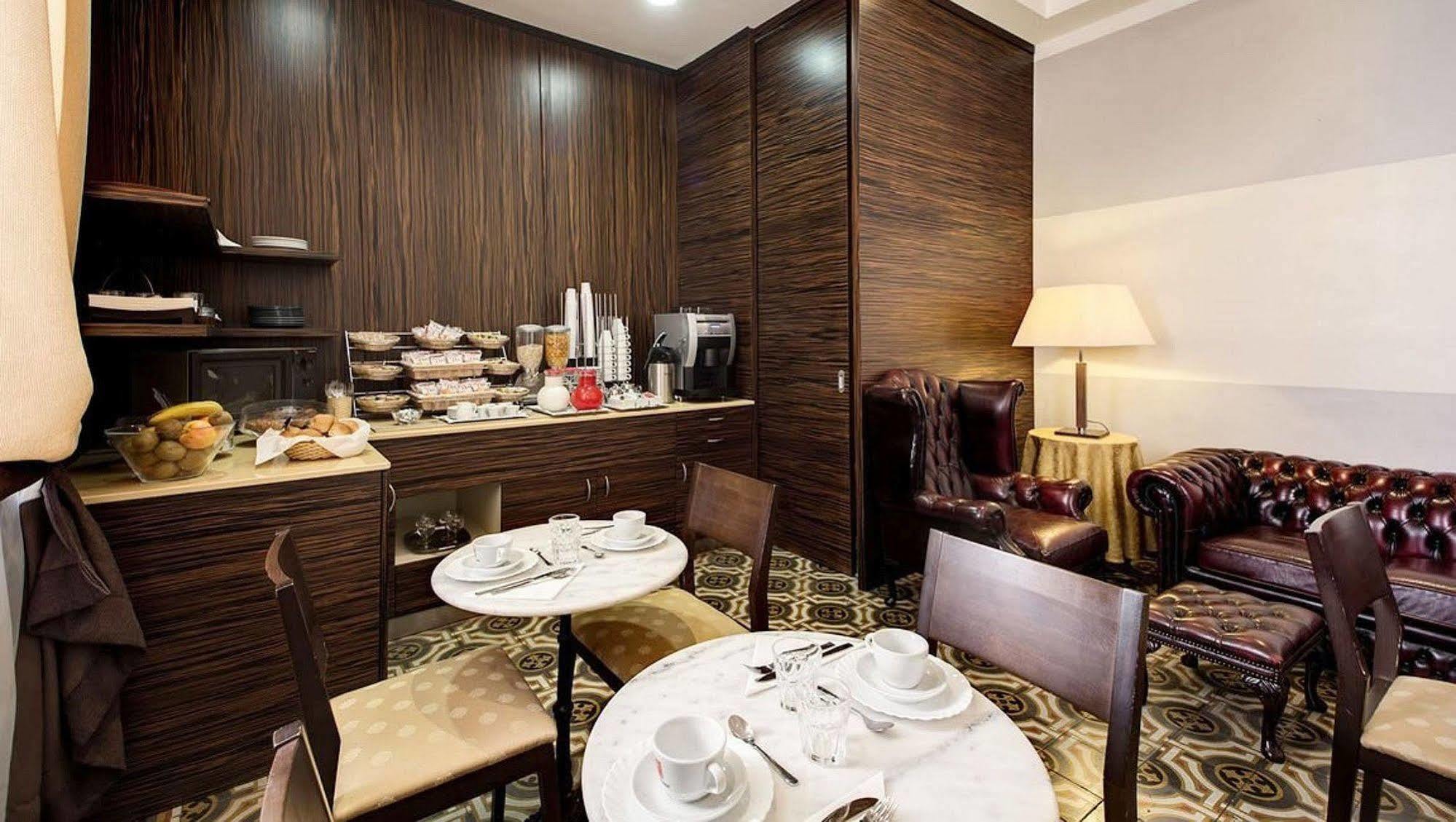 Hotel 939 3*
