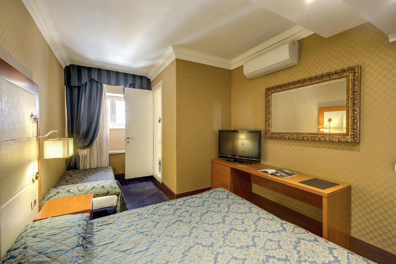 939 Hotel 3*